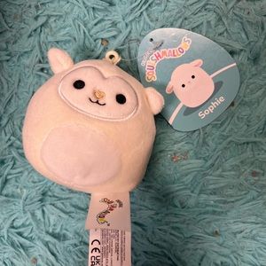 💛Sophie the Lamb Squishmallow 3.5” Clip